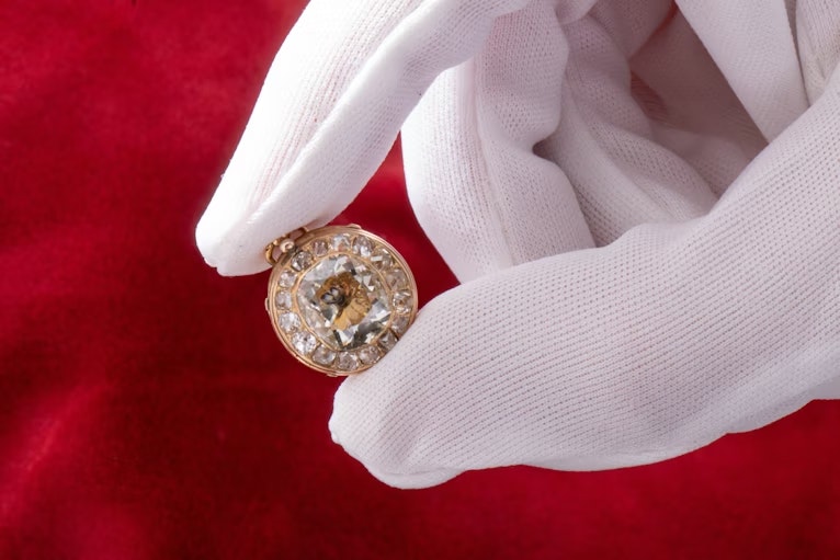 How to Sell Your Jewelry Online, The EBTH Difference